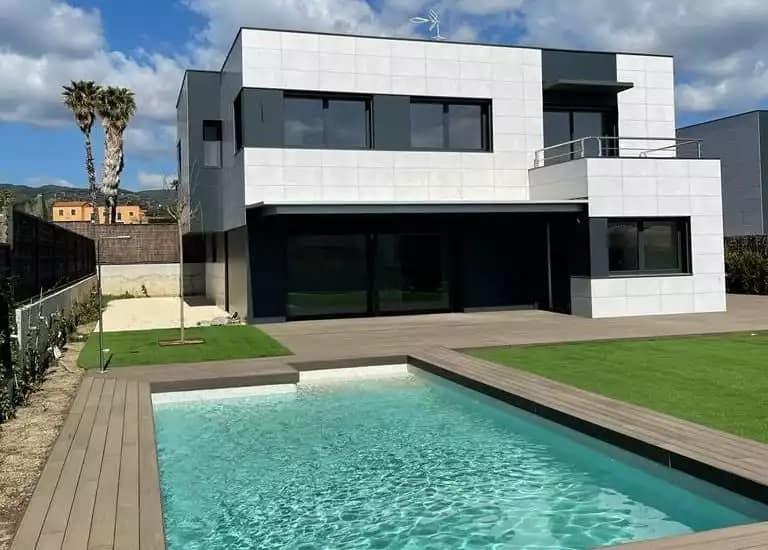 Luxury M Villa With Stunning Garden And Pool In Barcelona World