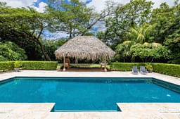 Playas del Coco, Guanacaste ... Si su sueño de unas vacaciones incluye fiestas en la playa, deportes acuáticos y algo de pesca, reserve su vuelo a Costa Rica en ...