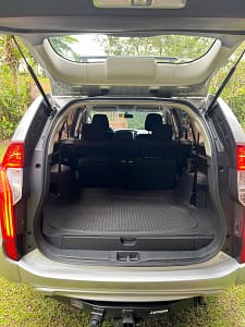 2019 Mitsubishi Montero Sport SUV in excellent condition, 45,000 km, 4x4 with roof rack, ideal for off-road adventures in Costa Rica.