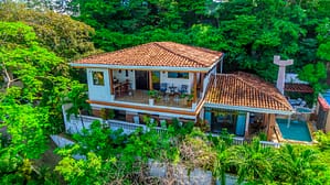 Casa Las Brisas: Ocean View Luxury Home with Guest House in Playa Flamingo