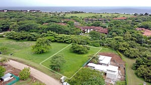 Reserva de Golf has many elegant homes and more are under construction. This community also has no time restriction for building, so is perfect for buyers looking to build immediately as well as those seeking to invest in Costa Rica.