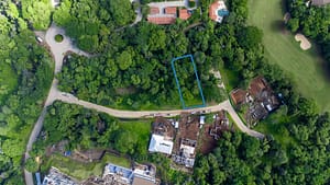 Aerial view of Sauco Lot #14 in Reserva Conchal, Costa Rica, showcasing its proximity to Playa Conchal beach.