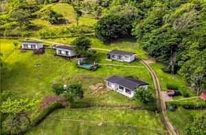Lake Arenal Gated Community: House + 4 Rental Units, Tilarán