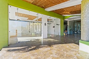 870m2 Tamarindo Commercial Center