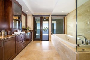 CONDO 309 BATHROOM - 360 SPLENDOR DEL PACIFICO (4)