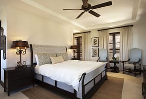 Elegant beachfront bedroom with ocean view at Casa de Tom, Las Catalinas