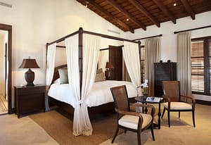 Elegant beachfront bedroom with ocean view at Casa de Tom, Las Catalinas