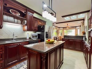 Cariari Gem: Luxurious Home with View & Pool for Sale - luxurious home with pool