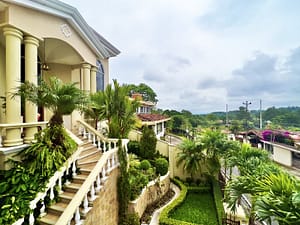 Cariari Gem: Luxurious Home with View & Pool for Sale - luxurious home with pool