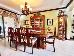 Cariari Gem: Luxurious Home with View & Pool for Sale - luxurious home with pool