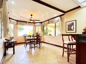 Cariari Gem: Luxurious Home with View & Pool for Sale - luxurious home with pool