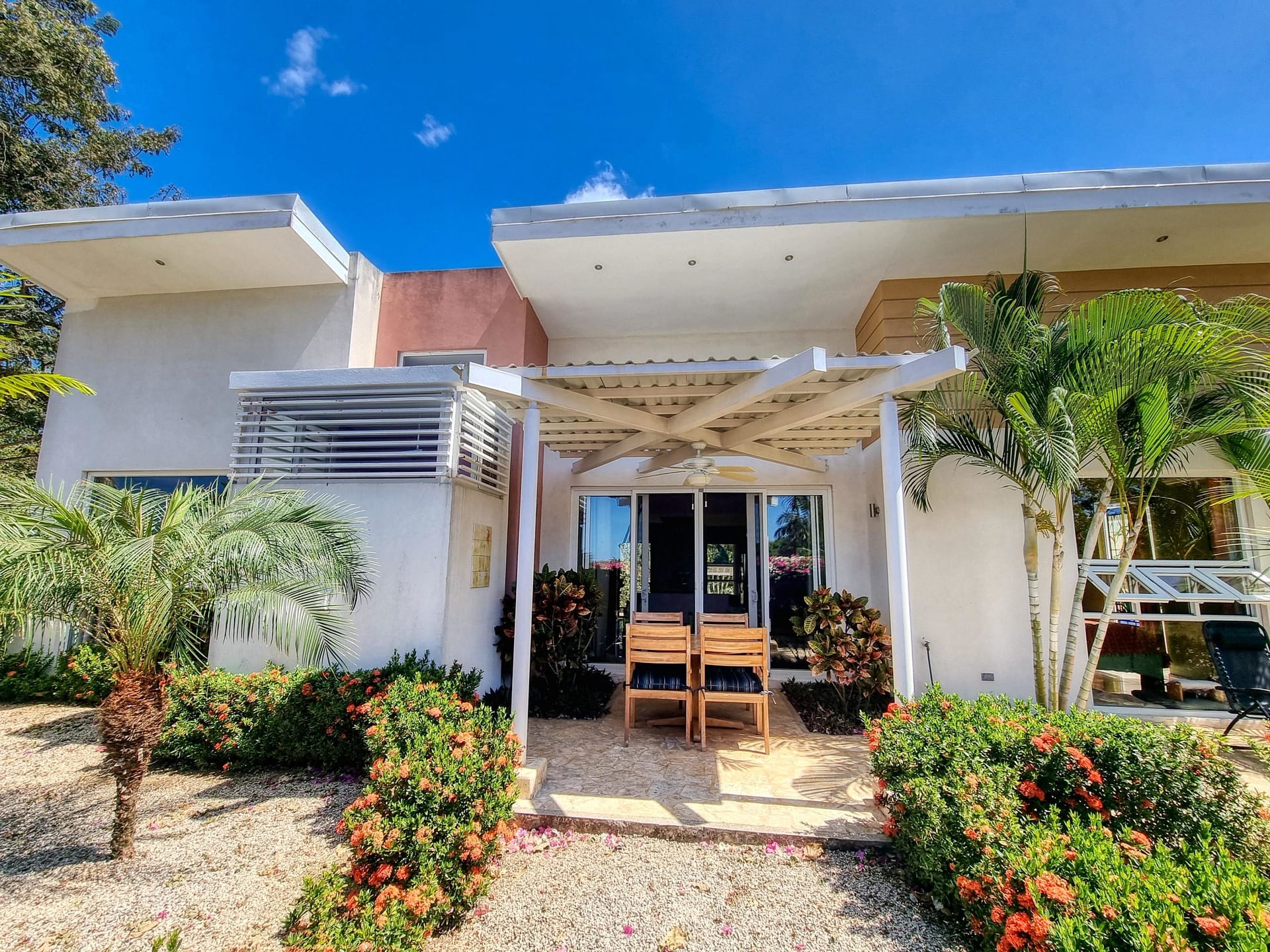 Properties In Guanacaste - Casa Vista Colores Marbella