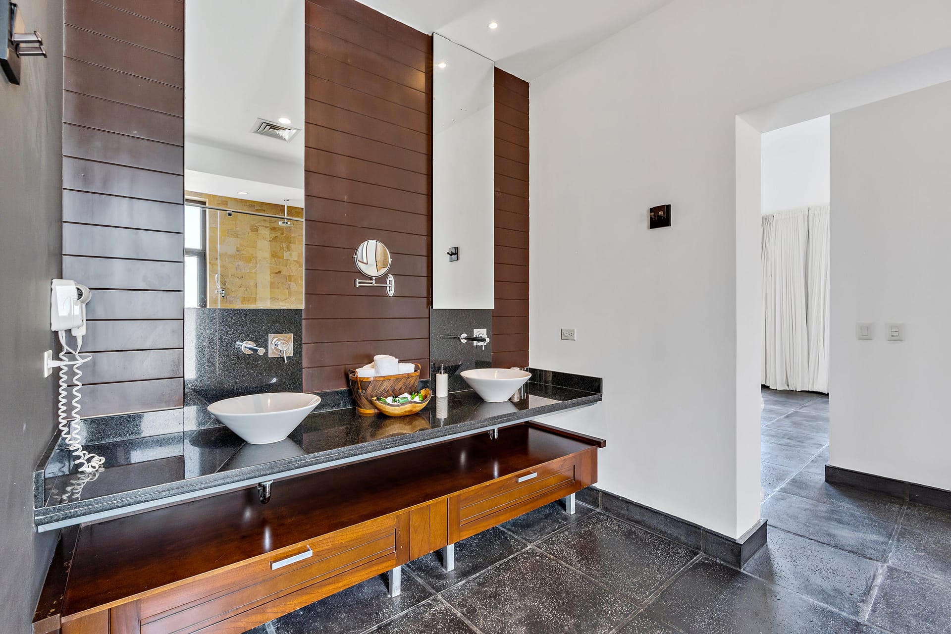 Luxury Property - Los Altos Suites UNIT 25B